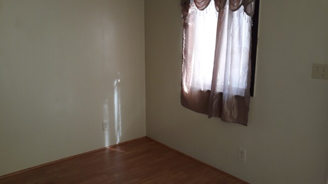 Foto del edificio - 5921 Hooper Ave.