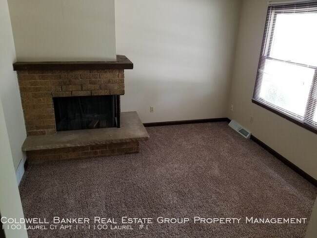 Building Photo - 1100 Laurel Ct Apt 1