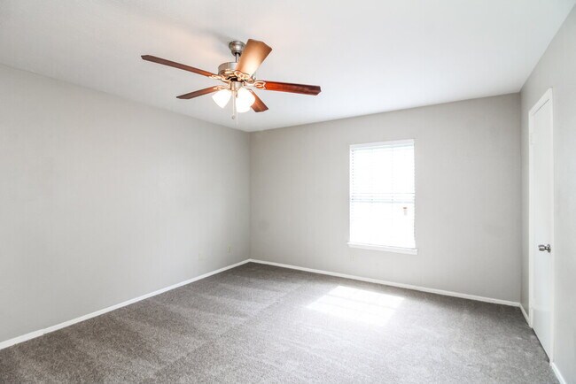 Foto del edificio - 1385 Southridge Dr