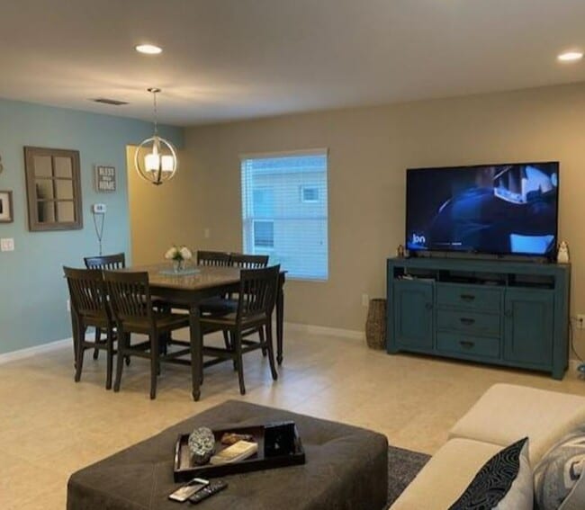 Building Photo - 12634 Shimmering Oak Cir