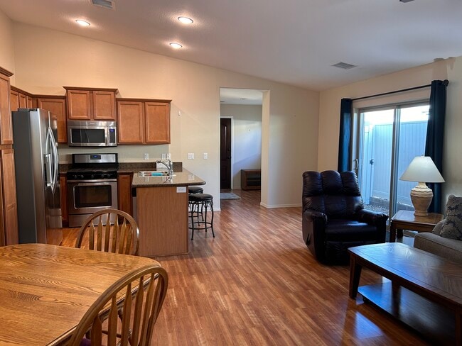 Entry into living space - 923 Gail Gardner Way