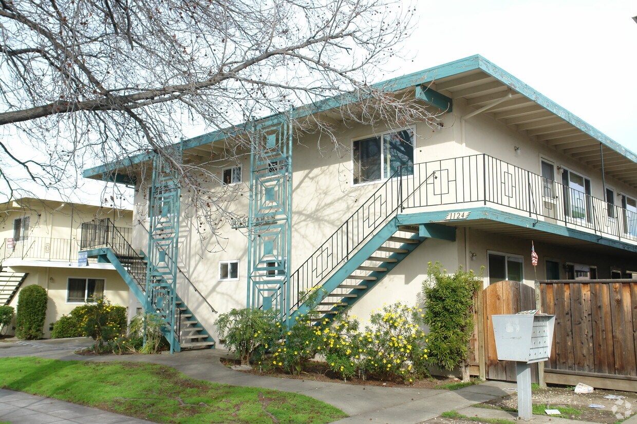 Building Photo - 1124 Roewill Dr