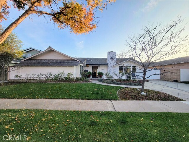Building Photo - 3342 St Albans Dr