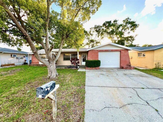Foto del edificio - 8931 Ledgestone Ln