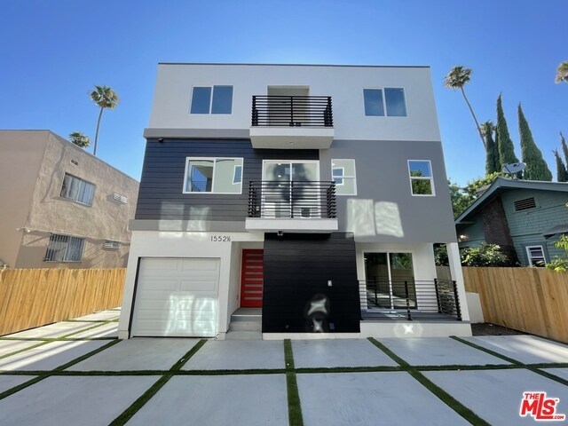 Building Photo - 1552 1/2 Winona Blvd