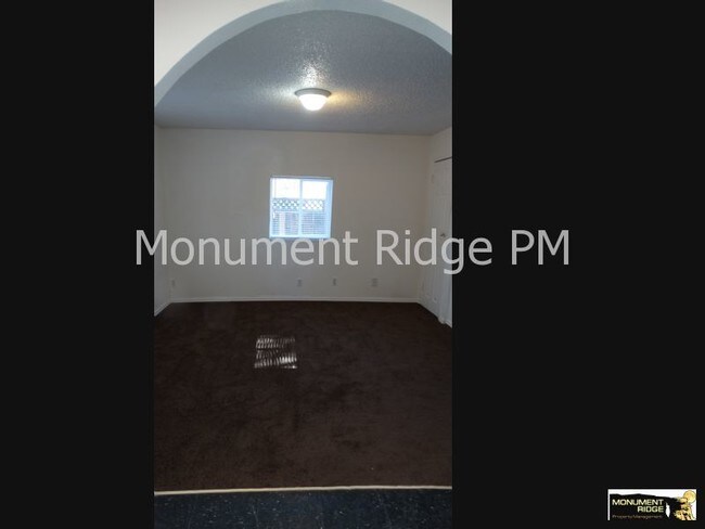 Foto del edificio - 370 Rosevale Rd