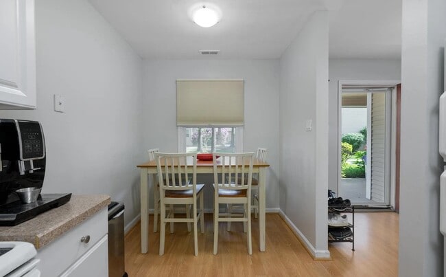 Building Photo - 227 Sherbrooke Ct