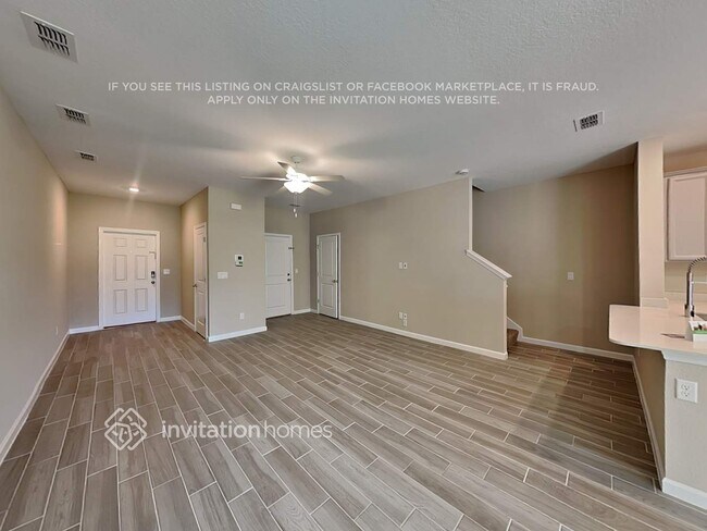 Foto del edificio - 620 Cherry Ridge Dr