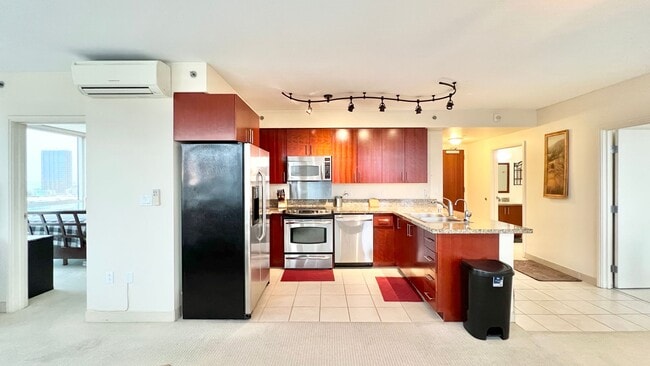 Building Photo - FULLY FURNISHED 2 BEDROOM UNIT IN KAKAAKO