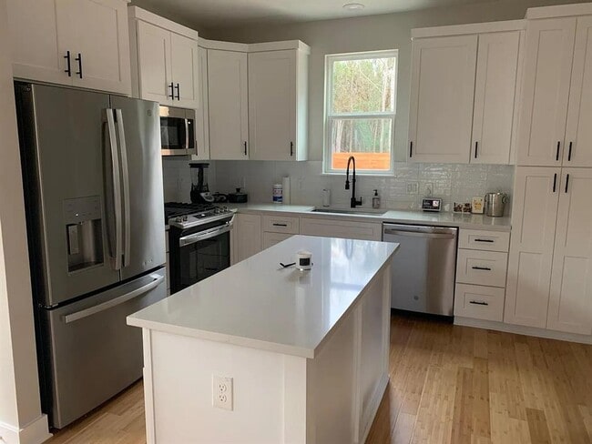 Foto del edificio - 5711 Tura Ln