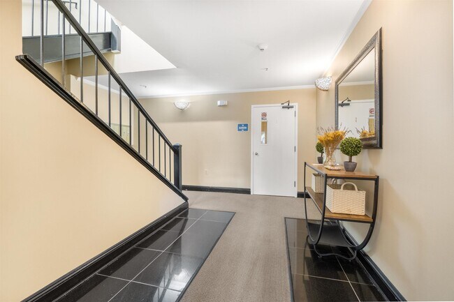 Foto del edificio - 476 Monmouth St