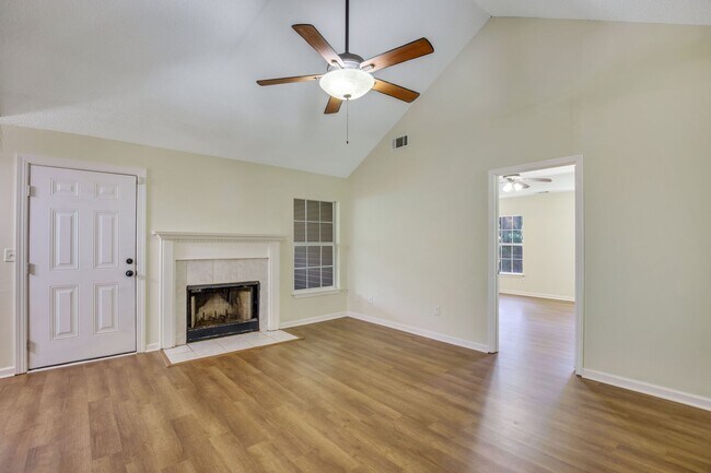 Foto del edificio - Spacious 3 Bedroom home