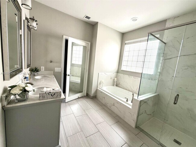 Foto del edificio - 6534 NW 80th Dr