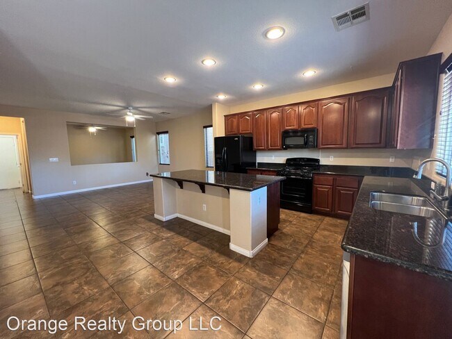 Foto del edificio - 4 br, 3 bath House - 9191 Castle Valley Ave.