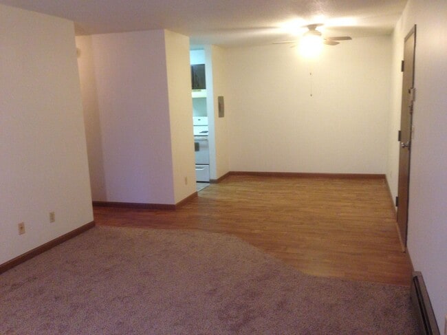 Foto del edificio - 211 W 9th St