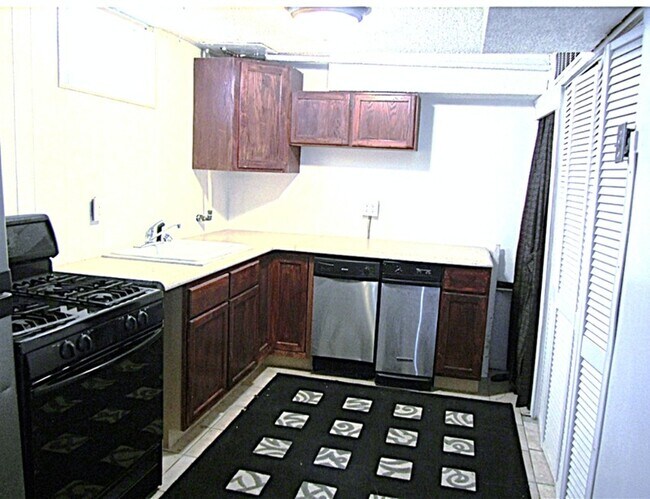 Foto del edificio - 1533 S 200 E St