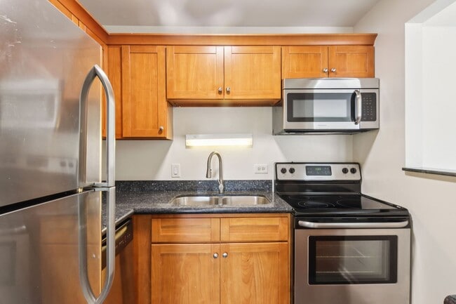Interior Photo - Georgian Court Apartments