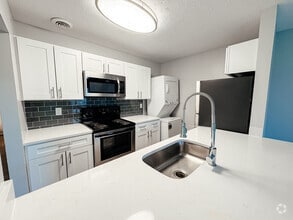 Building Photo - Spinnaker Court Apartments