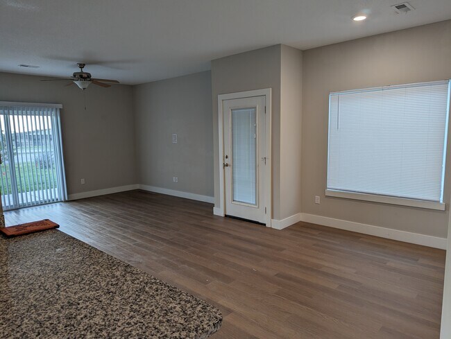 Foto del edificio - 8012 E 34th Ct S