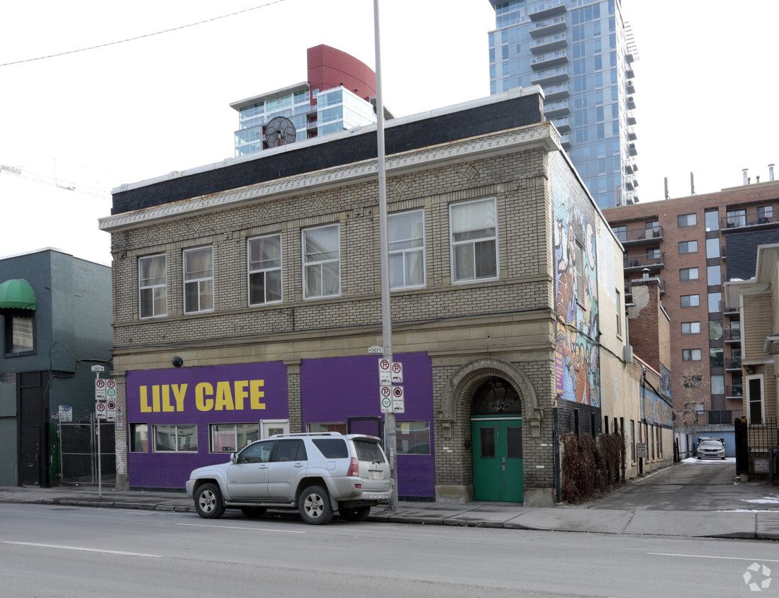 Photo du bâtiment - 211 12th Ave SW