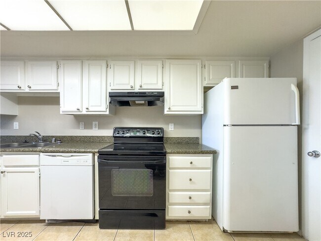 Foto del edificio - 2217 N Jones Blvd