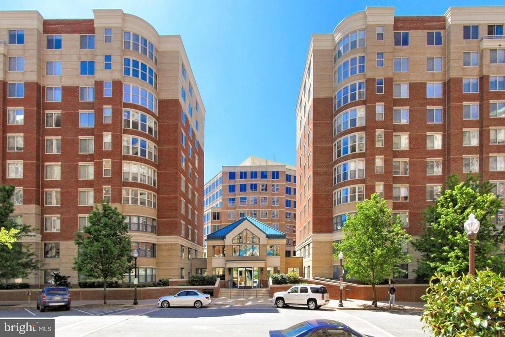 Foto principal - 3835 9th St N