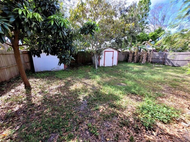 Building Photo - 3500 Beechwood Terrace