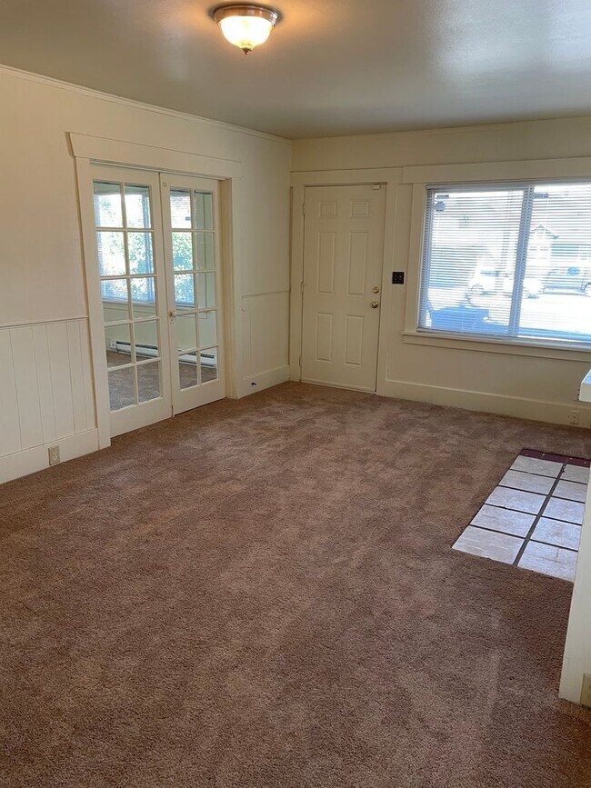 Building Photo - 3-bedroom in Tacoma
