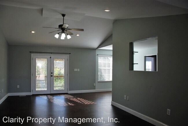 Foto del edificio - 3 br, 2 bath House - 242 Mulberry Lane NE