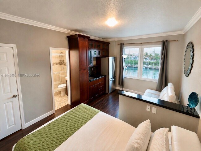 Foto del edificio - 3025 Indian Creek Dr