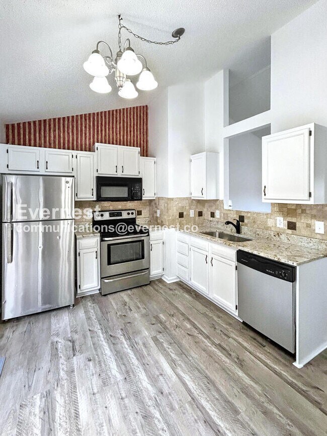 Foto del edificio - 3214 Westbury Dr