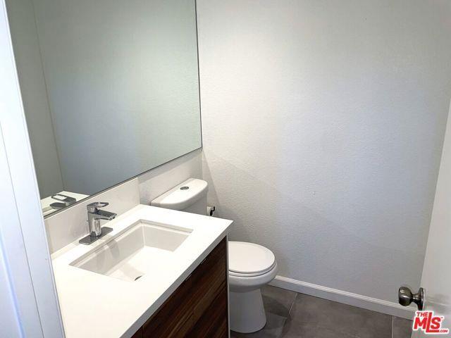 Building Photo - 1083 1/2 West Kensington Road, Los Angeles...