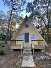 Building Photo - 5014 Center Dr