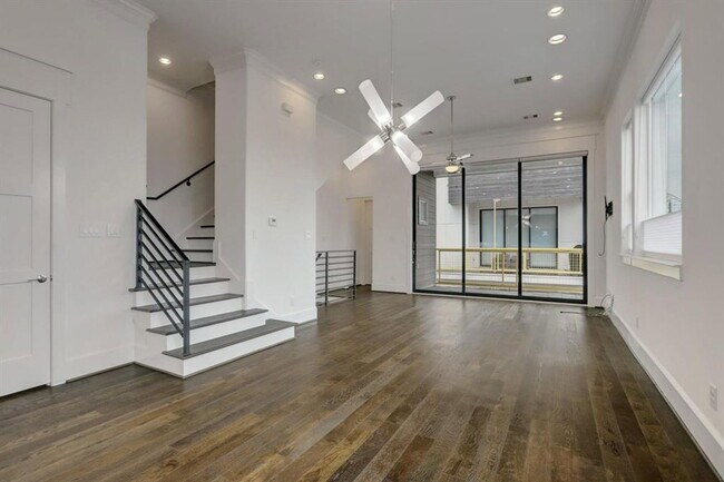 Building Photo - 1211 Hickory St