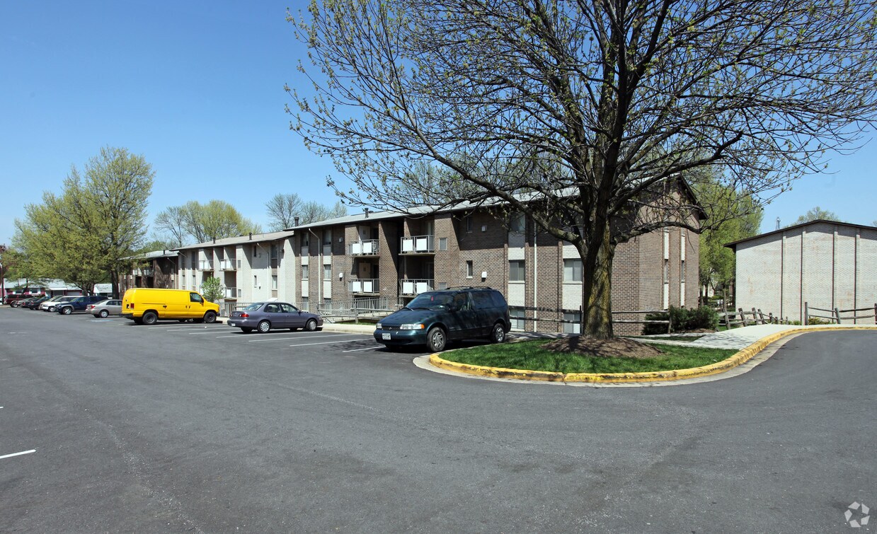Glenarden Woods Apartments Apartments in Lanham, MD