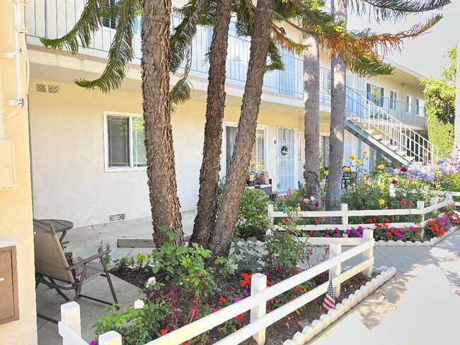 Courtyard - Narbonne Apartments