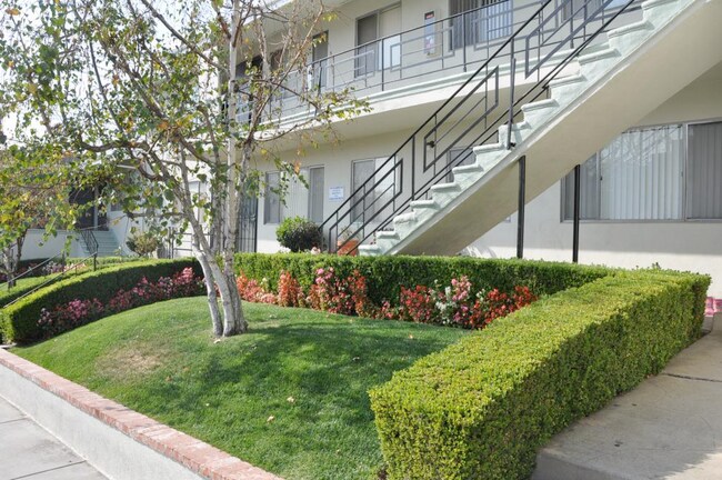 Building Photo - 1411 Ellsmere Ave