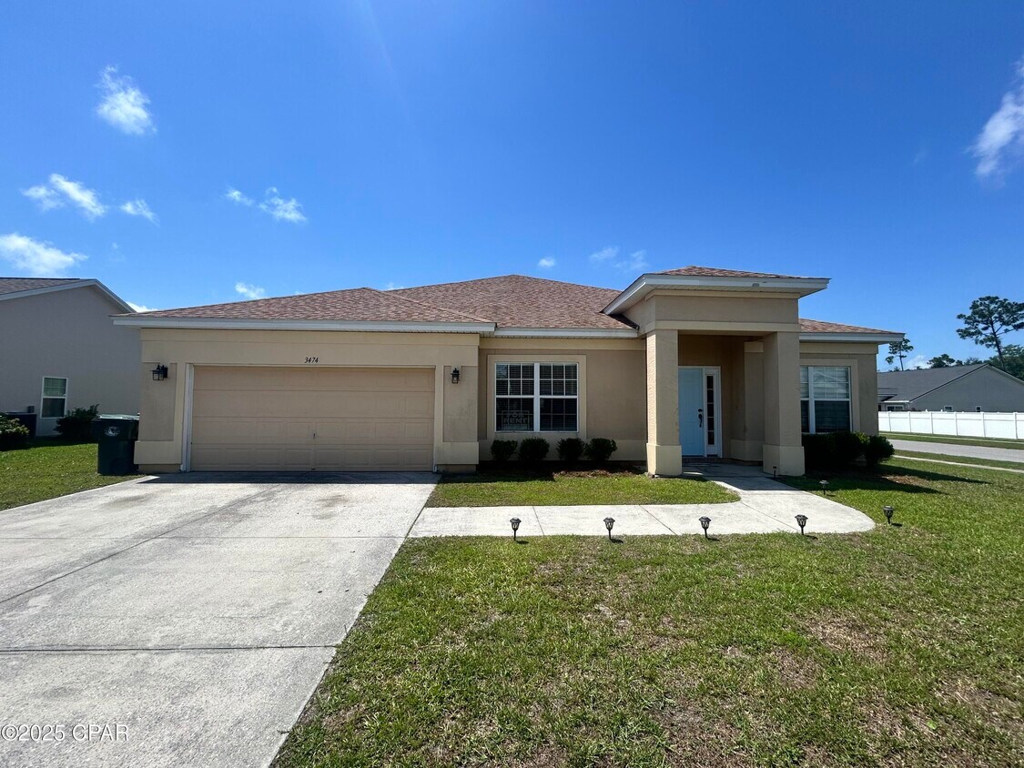 Foto principal - 3474 Cherry Ridge Rd