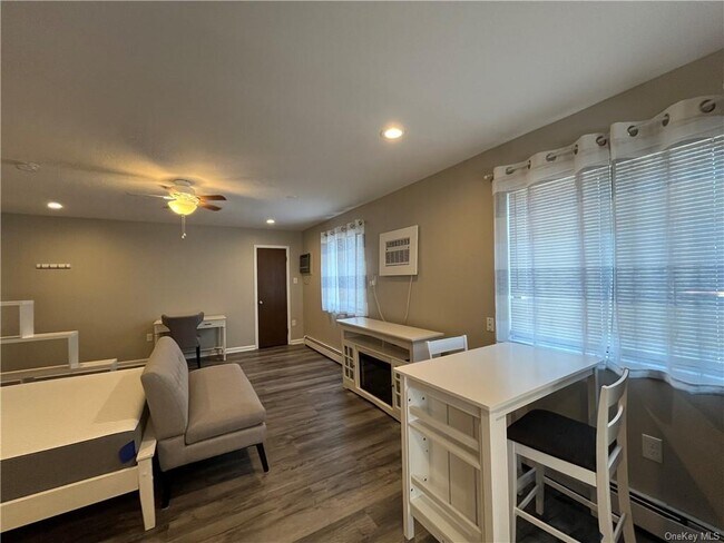 Foto del edificio - 93 Windermere Ave