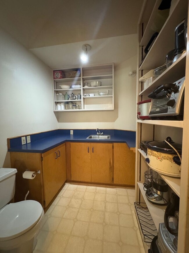 Building Photo - 3 Bedroom/ 2.5 Bath