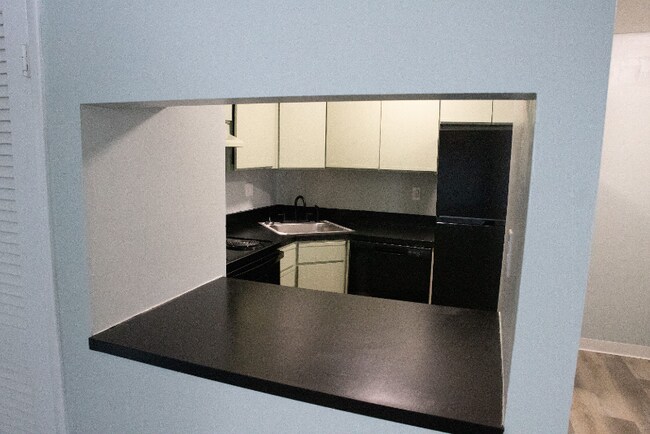 Foto del edificio - 2800 Crystal St