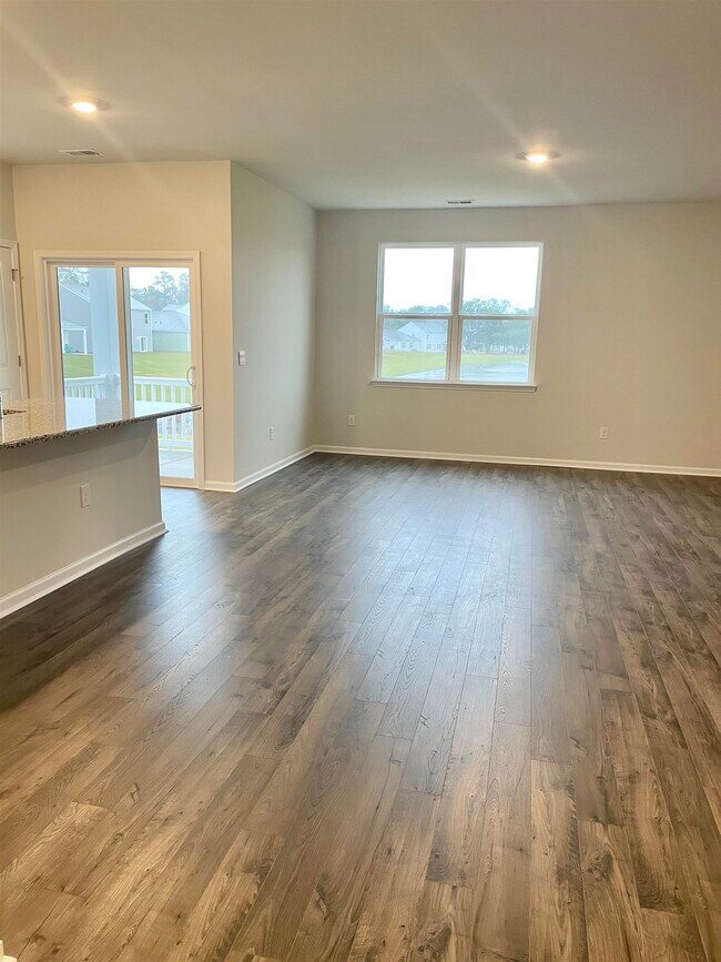 Foto del edificio - 2156 Ainsley Dr