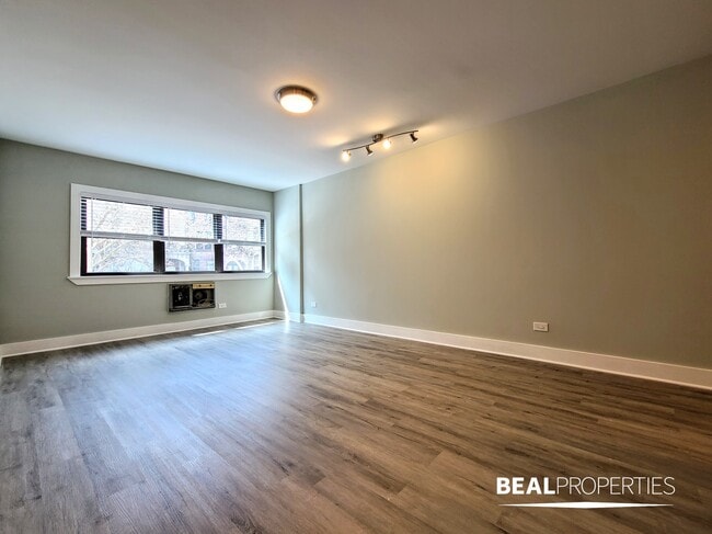 Building Photo - 1435 N Dearborn St