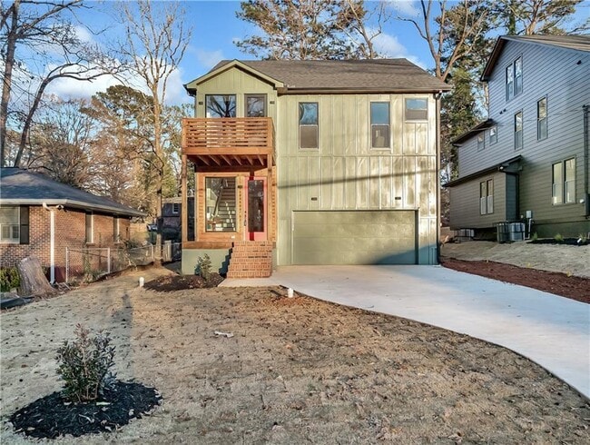 Building Photo - 568 Parker Ave