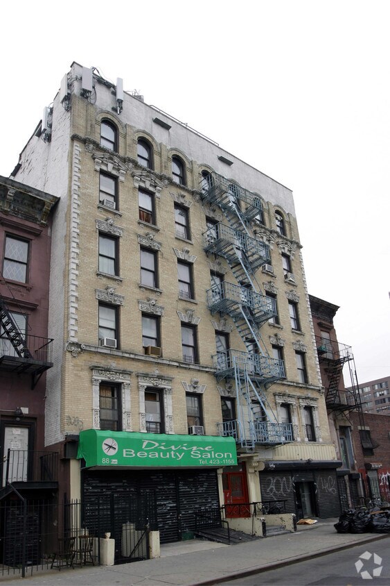 Building Photo - 88 E 111th St