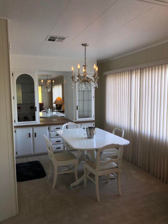 Foto del edificio - 86 Desert Rose Dr