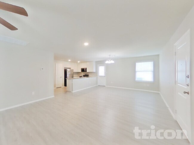 Foto del edificio - 7219 Lincoln Trce