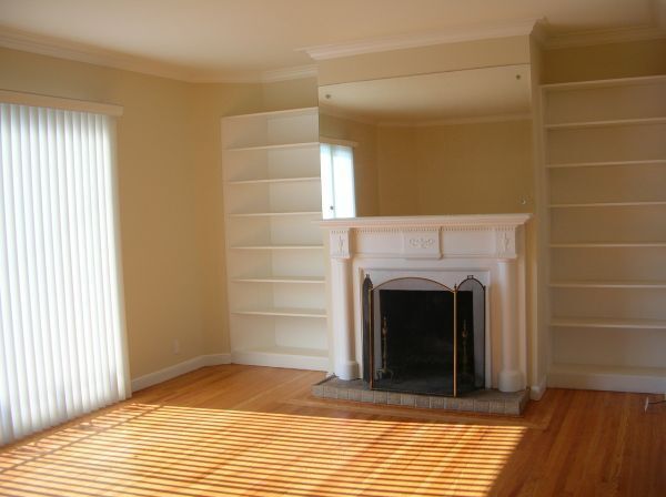 Building Photo - Great 3 bed 2 bath Sunset house with deck,...