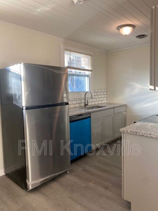 Building Photo - 807 Cates St