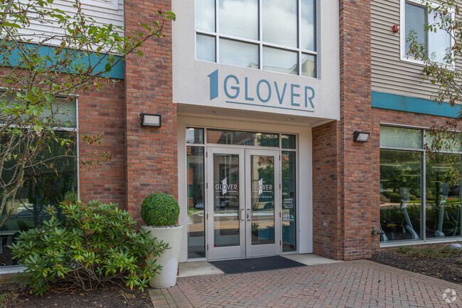 One Glover - Entrance - One Glover